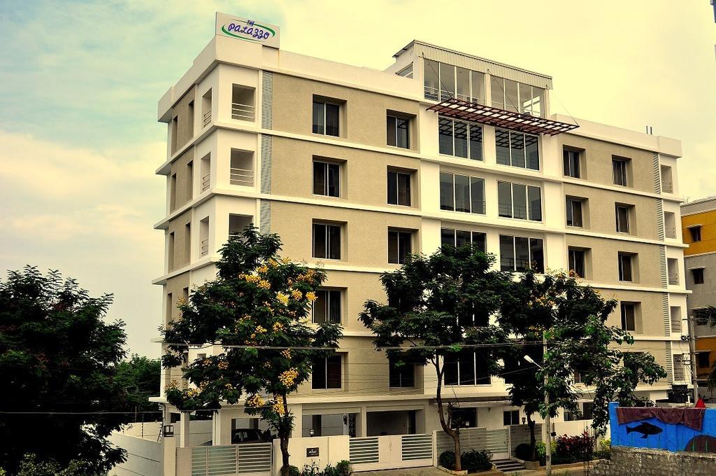 The Palazzo Hotell Hyderabad Exteriör bild