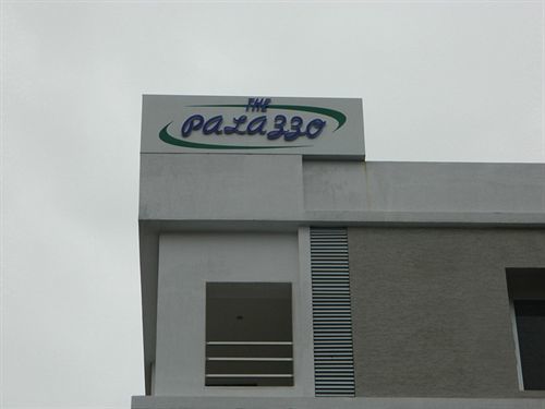 The Palazzo Hotell Hyderabad Exteriör bild